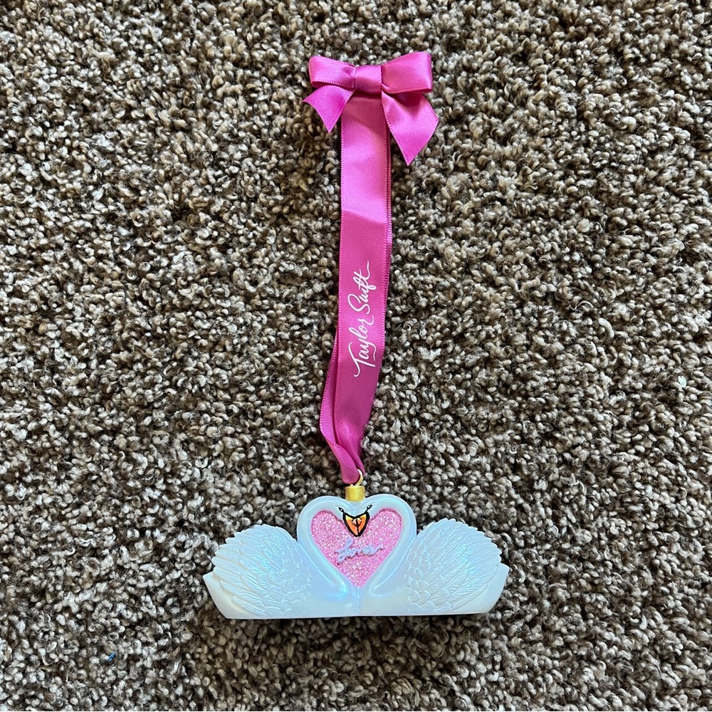 NEW Taylor Swift Lover Swan Ornament
